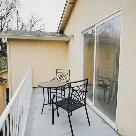 Gorgeous Upstairs Studio With Patio And Laundry Чико Экстерьер фото